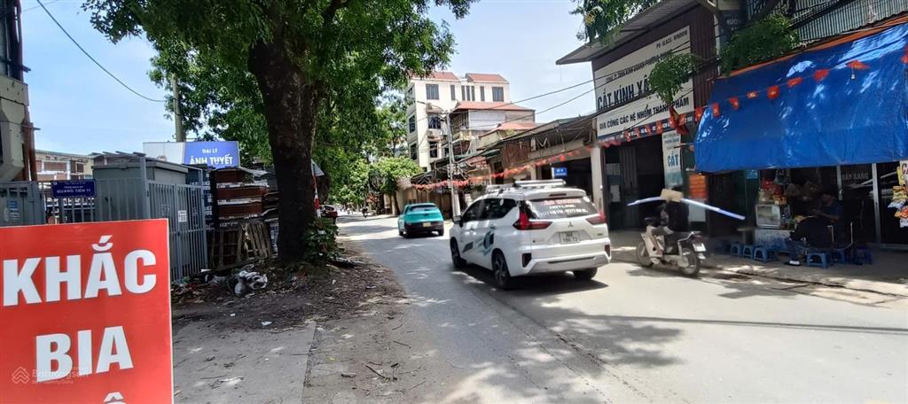 Cho thuê kho xưởng mặt đường hữu hưng, đại mỗ, dt 450m2, mái tôn chống nóng, điện 3 fa, xe công vào