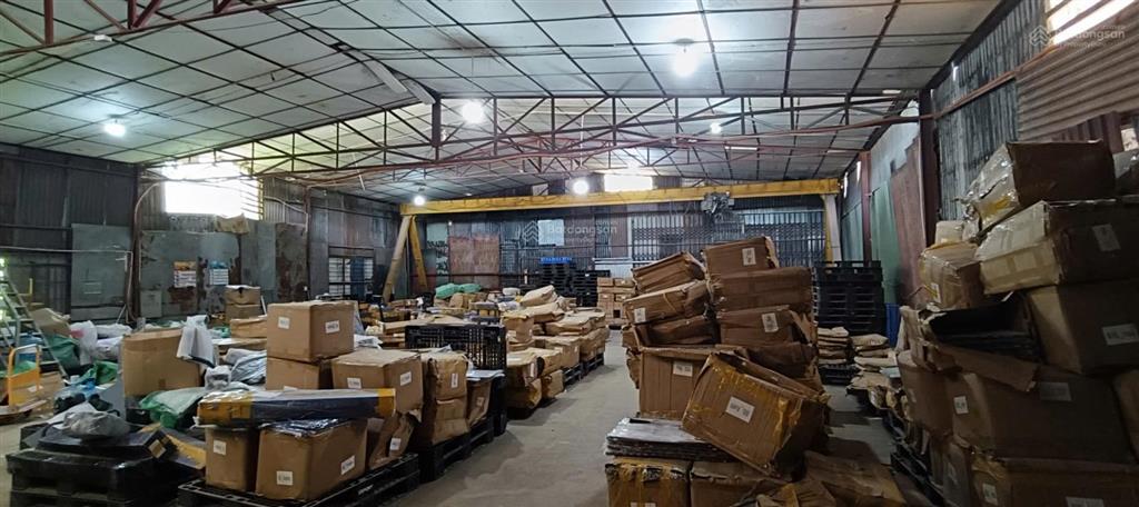 Cho thuê kho xưởng mặt đường hữu hưng, đại mỗ, dt 450m2, mái tôn chống nóng, điện 3 fa, xe công vào