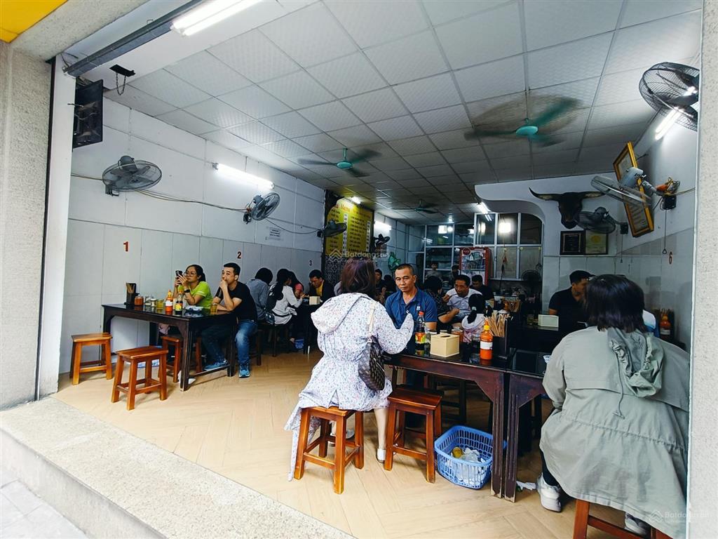 Cho thuê nhà 5 tầng 1 hầm dt 90m2 mặt phố nguyễn tuân, mặt tiền 7m, thông sàn 76 triệu