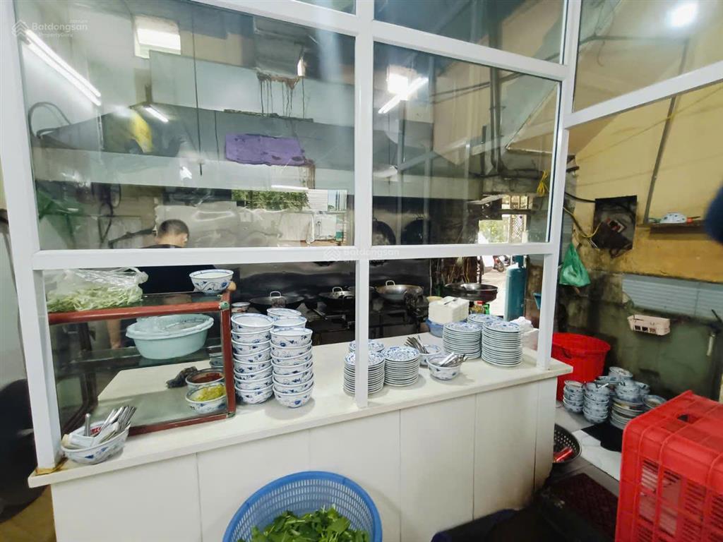 Cho thuê nhà 5 tầng 1 hầm dt 90m2 mặt phố nguyễn tuân, mặt tiền 7m, thông sàn 76 triệu