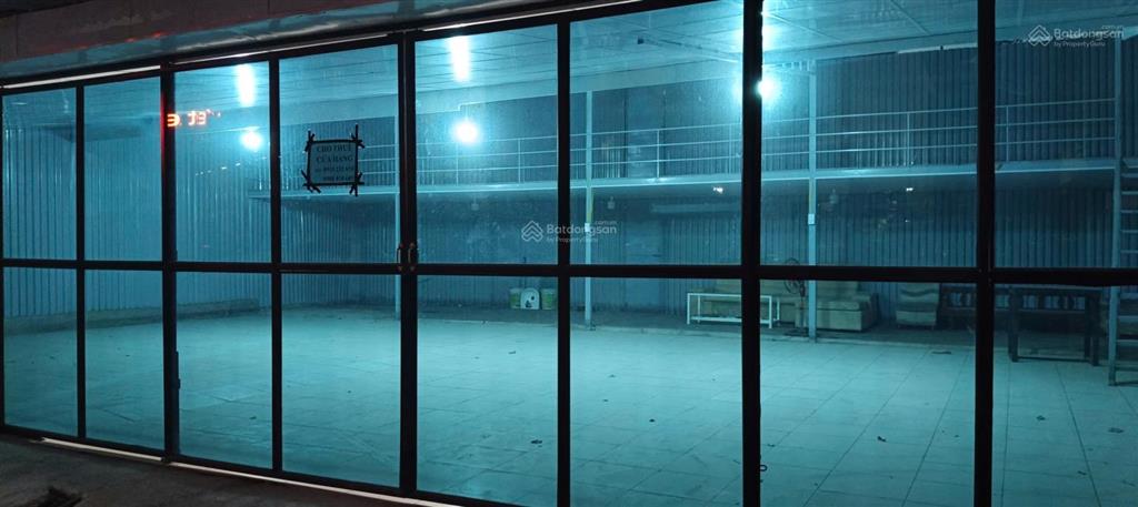 Cho thuê kho xưởng, cửa hàng đường tôn thất thuyết, cầu giấy, dt 1000m2 điện 3 pha, xe công đỗ cửa