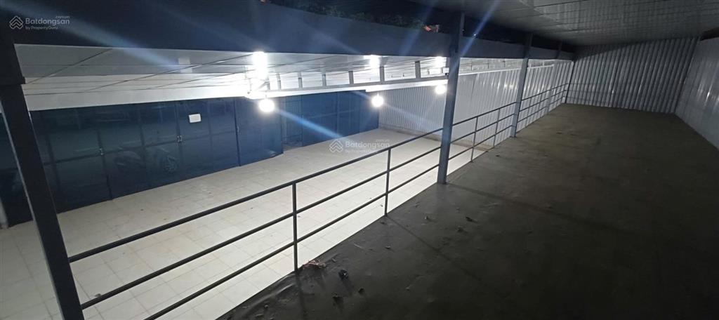 Cho thuê kho xưởng, cửa hàng đường tôn thất thuyết, cầu giấy, dt 1000m2 điện 3 pha, xe công đỗ cửa