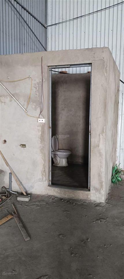 Cho thuê kho đường thụy phương, bắc từ liêm, dt 700m2, điện 3fa, xuất vat, xe công, bảo vệ. 75k/m2
