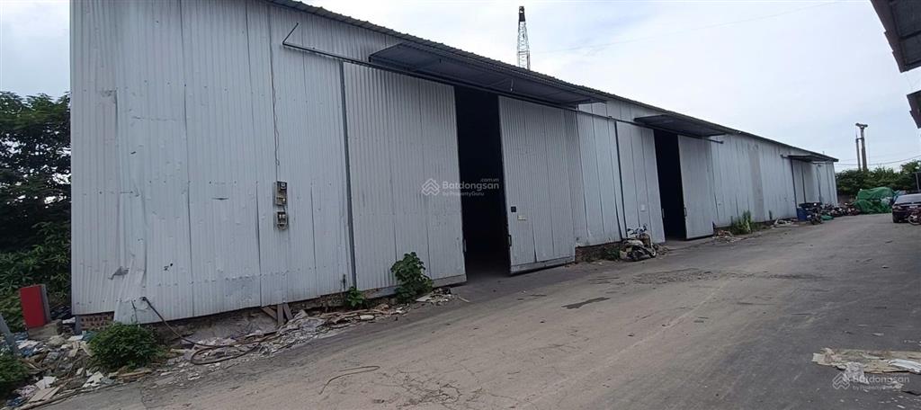 Cho thuê kho đường thụy phương, bắc từ liêm, dt 700m2, điện 3fa, xuất vat, xe công, bảo vệ. 75k/m2