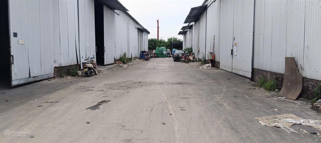 Cho thuê kho đường thụy phương, bắc từ liêm, dt 700m2, điện 3fa, xuất vat, xe công, bảo vệ. 75k/m2
