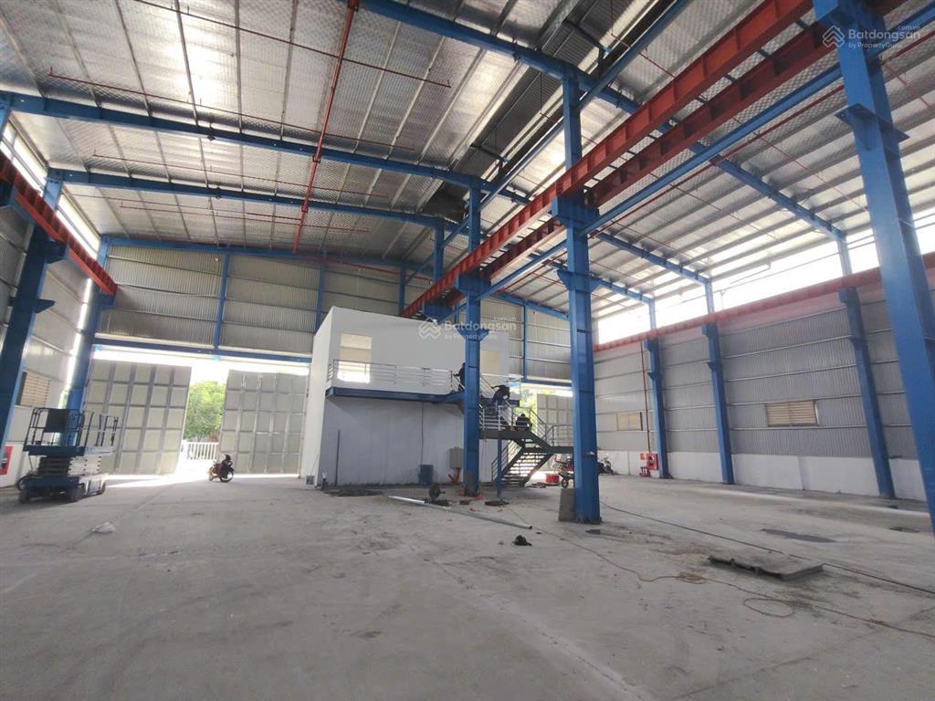 Kho xưởng kcn thạch thấtquốc oai, dt 3000m2, pccc nghiệm thu, điện 3 fa, xuất vat, xe công, bảo vệ