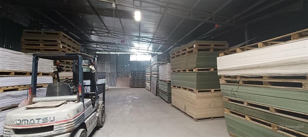 Ct kho xưởng mặt đường vành đai 2.5, p định công, dt 275m, điện 3 pha, xuất vat, (có tách lẻ)
