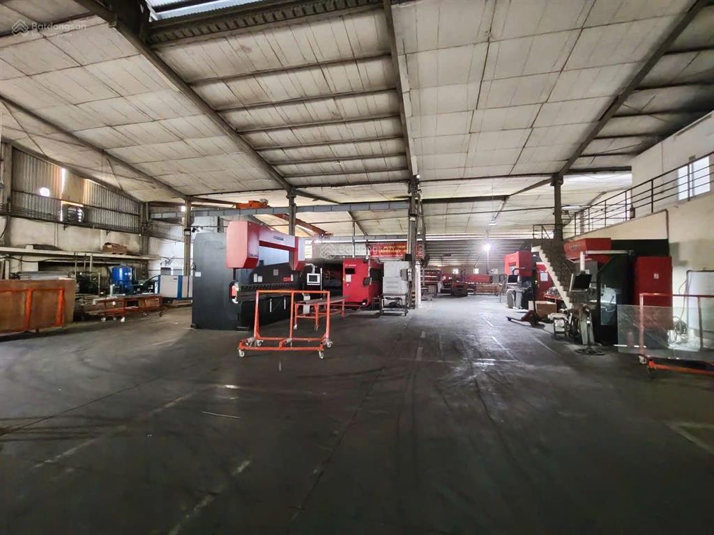 Ct kho đường đại lộ thăng long, ngay cầu vượt an khánh, dt 2130m2, xuất vat, pccc, bảo vệ, xe công