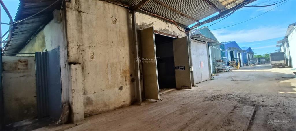 Cho thuê kho xưởng đường 72 an khánh, 312m2, xe công vào, xuất vat, điện 3 pha, bảo vệ, 85 nghìn/m2