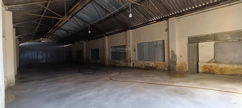 Cho thuê kho xưởng đường 72 an khánh, 312m2, xe công vào, xuất vat, điện 3 pha, bảo vệ, 85 nghìn/m2