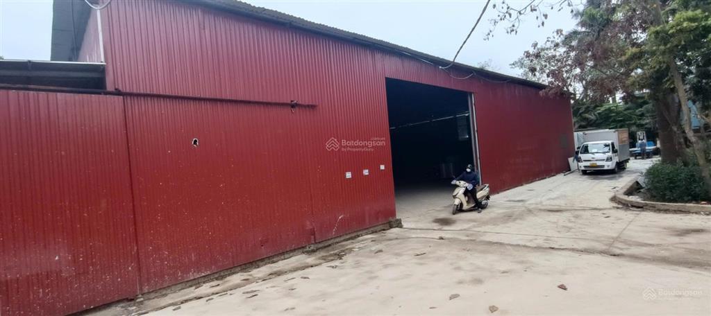 Cho thuê kho km15 đường đại lộ thăng long, quyết tiến, dt 800m2, điện 3fa, xe 10t vào, 40k/m2