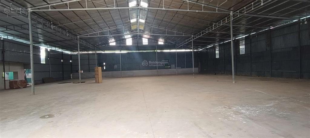 Cho thuê kho km15 đường đại lộ thăng long, quyết tiến, dt 800m2, điện 3fa, xe 10t vào, 40k/m2