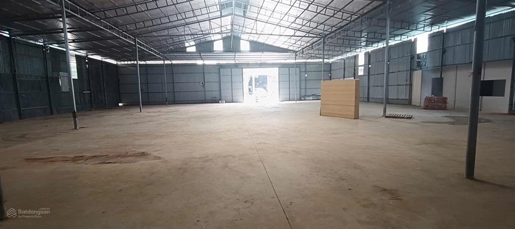 Cho thuê kho km15 đường đại lộ thăng long, quyết tiến, dt 800m2, điện 3fa, xe 10t vào, 40k/m2