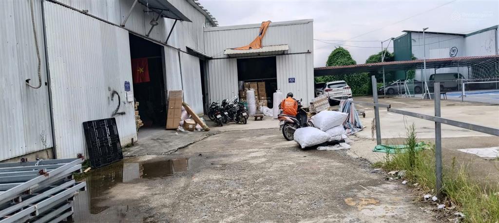 Cho thuê kho xưởng đường 70, miêu nha, tây mỗ, dt 131m2 xuất vat, điện 3fa, xe công, bảo vệ, 95k/m2
