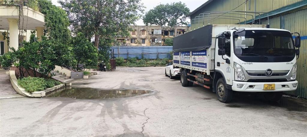 Cho thuê kho xưởng đường 70, miêu nha, tây mỗ, dt 131m2 xuất vat, điện 3fa, xe công, bảo vệ, 95k/m2