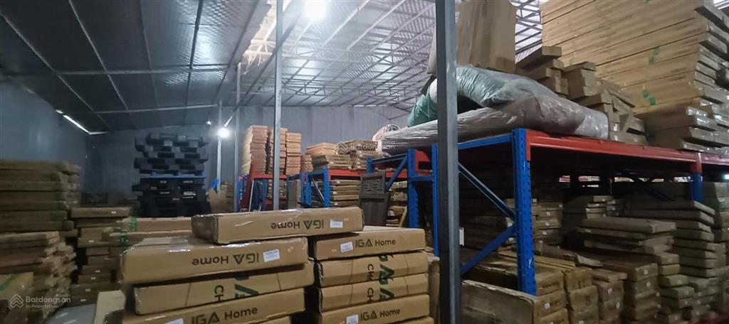 Cho thuê kho xưởng đường 70, miêu nha, tây mỗ, dt 131m2 xuất vat, điện 3fa, xe công, bảo vệ, 95k/m2