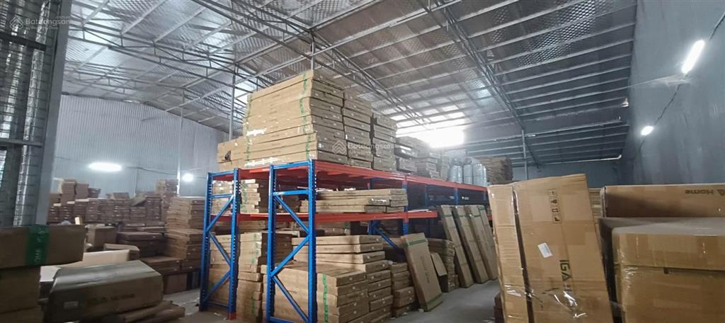 Cho thuê kho xưởng đường 70, miêu nha, tây mỗ, dt 131m2 xuất vat, điện 3fa, xe công, bảo vệ, 95k/m2