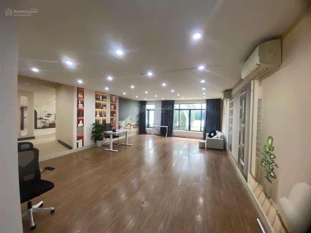 Cho thuê nhà vinhomes gardenia hàm nghi, dt 100m², 5 tầng, thông sàn, thang máy, đh, nl 55tr