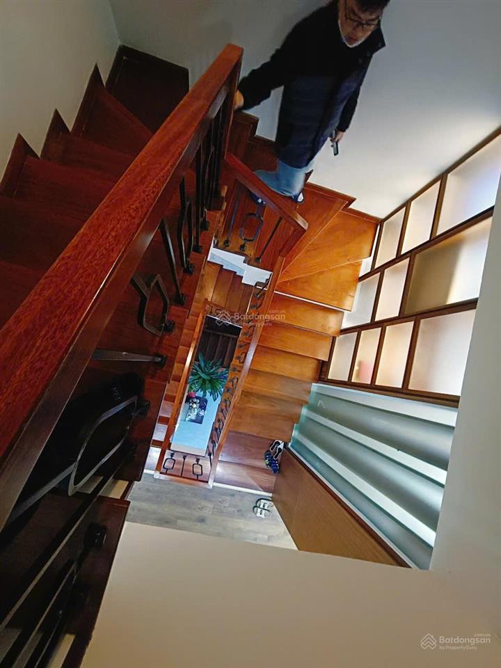 Cho thuê nhà vinhomes green bay, mặt đường lương thế vinh, mễ trì, dt 96m, 4 tầng 1 hầm, thang máy