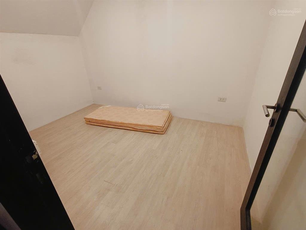 Cho thuê nhà vinhomes green bay, mặt đường lương thế vinh, mễ trì, dt 96m, 4 tầng 1 hầm, thang máy