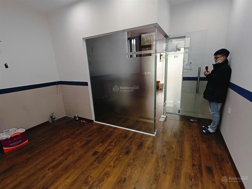 Cho thuê nhà vinhomes green bay, mặt đường lương thế vinh, mễ trì, dt 96m, 4 tầng 1 hầm, thang máy