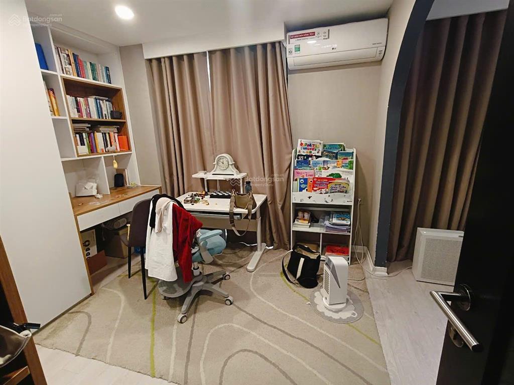 Cho thuê nhà vinhomes green bay, mặt đường lương thế vinh, mễ trì, dt 96m, 4 tầng 1 hầm, thang máy