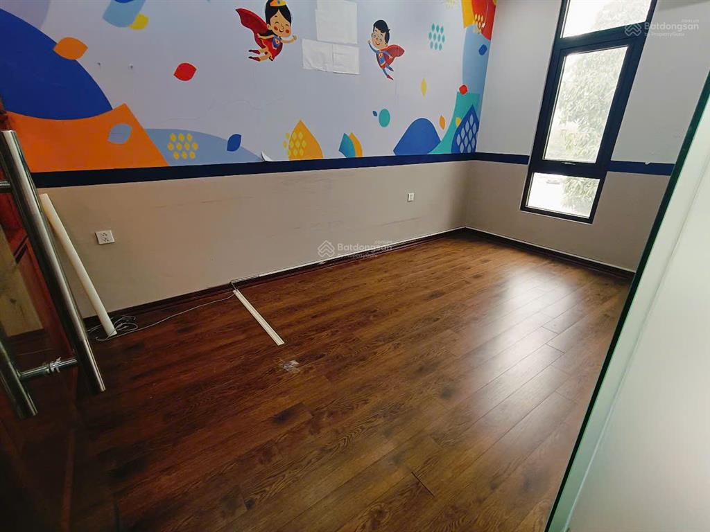 Cho thuê nhà vinhomes green bay, mặt đường lương thế vinh, mễ trì, dt 96m, 4 tầng 1 hầm, thang máy