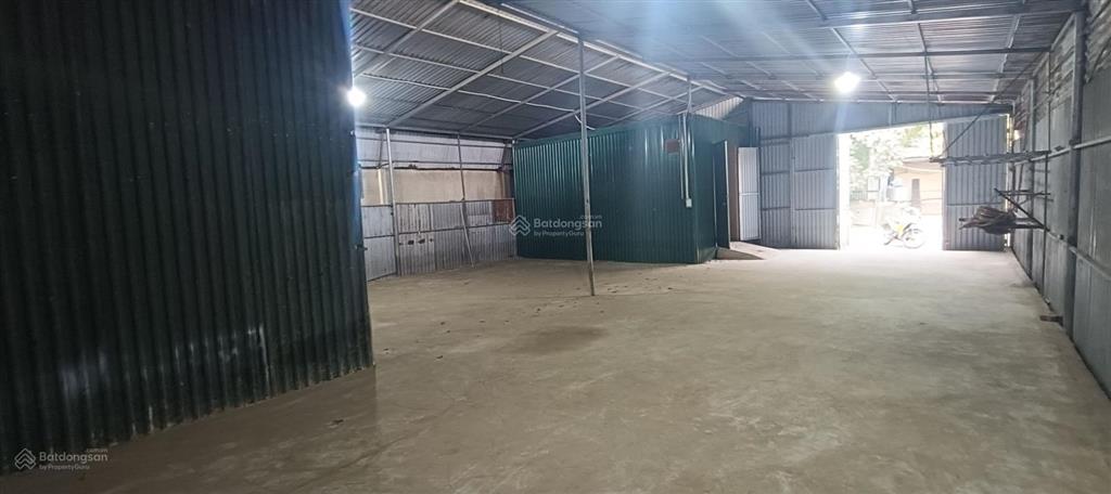 Cho thuê kho đường hồng đôphú đô, dt 250m2, điện 3fa, xe 10t (sau svđ mỹ đình), p từ liêm 16tr/th