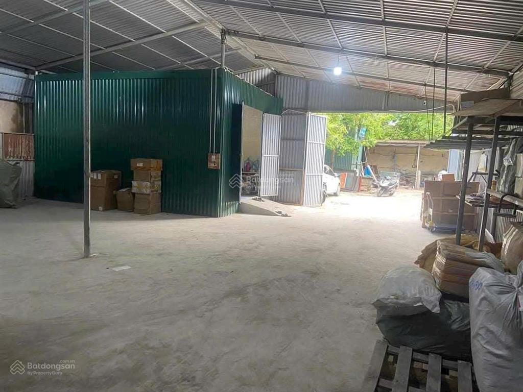 Cho thuê kho đường hồng đôphú đô, dt 250m2, điện 3fa, xe 10t (sau svđ mỹ đình), p từ liêm 16tr/th