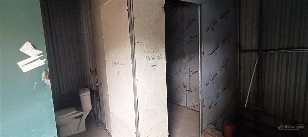 Cho thuê kho đường hồng đôphú đô, dt 250m2, điện 3fa, xe 10t (sau svđ mỹ đình), p từ liêm 16tr/th