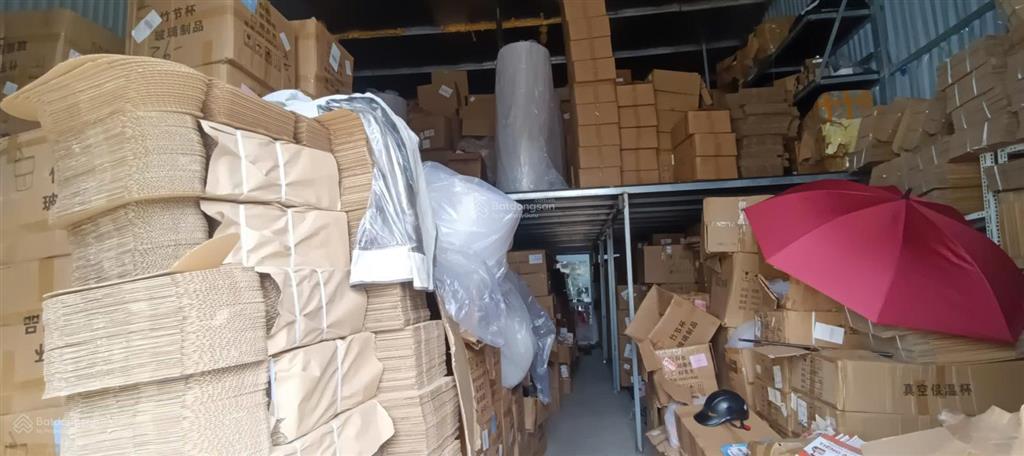 Cho thuê kho xưởng đường 70, miêu nha, tây mỗ, dt 131m2 xuất vat, điện 3fa, xe công, bảo vệ, 95k/m2