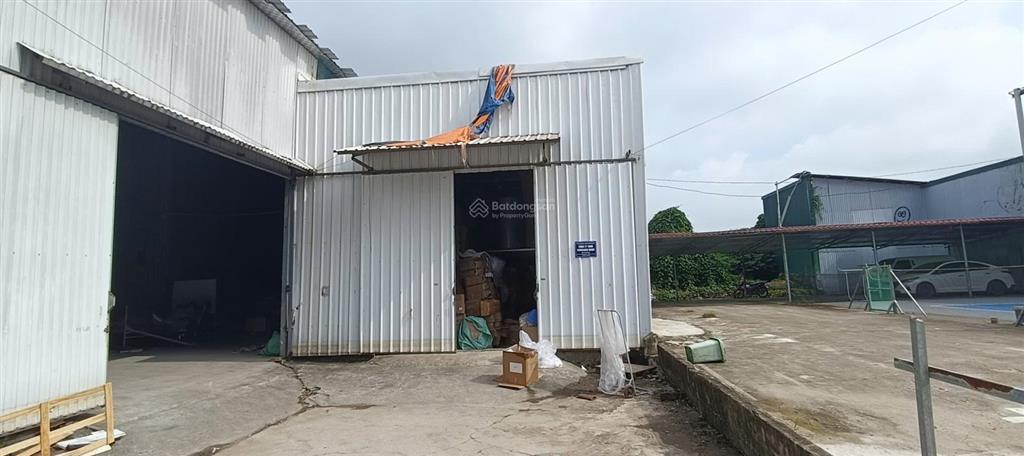 Cho thuê kho xưởng đường 70, miêu nha, tây mỗ, dt 131m2 xuất vat, điện 3fa, xe công, bảo vệ, 95k/m2
