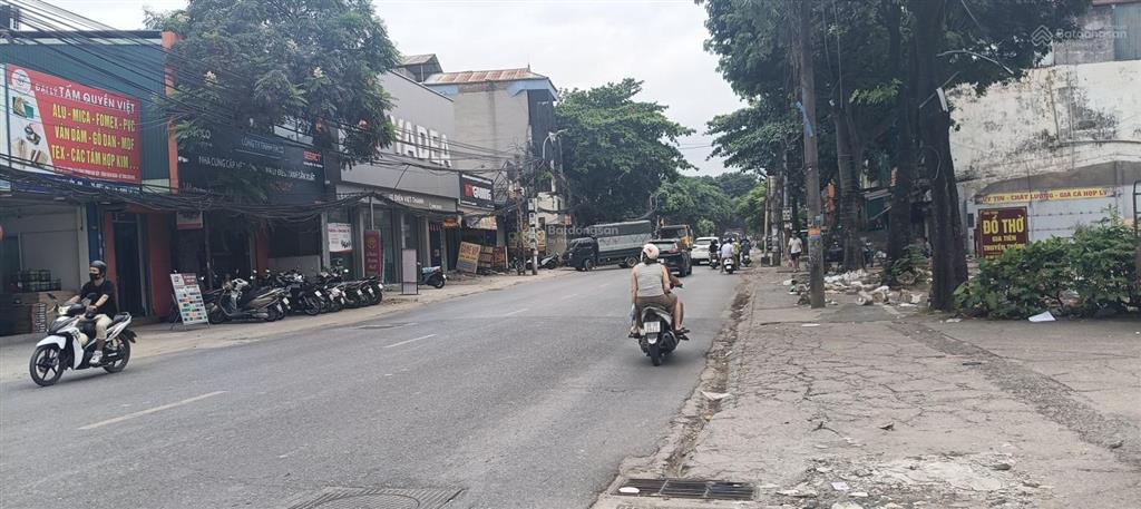 Cho thuê nhà 2 tầng mặt phố cầu bươu, gần viện k, dt 200m2, điện 3fa, xe công, đất thổ cư, 35 triệu