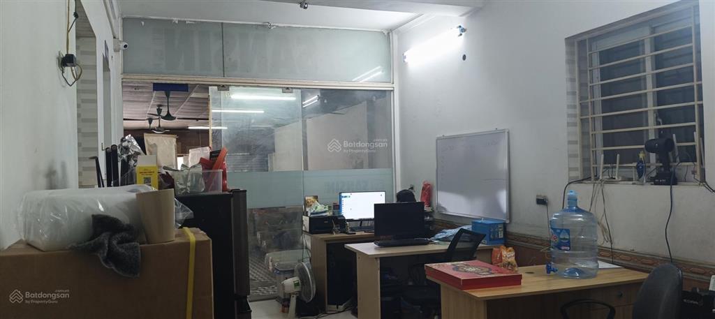 Cho thuê nhà 2 tầng mặt phố cầu bươu, gần viện k, dt 200m2, điện 3fa, xe công, đất thổ cư, 35 triệu