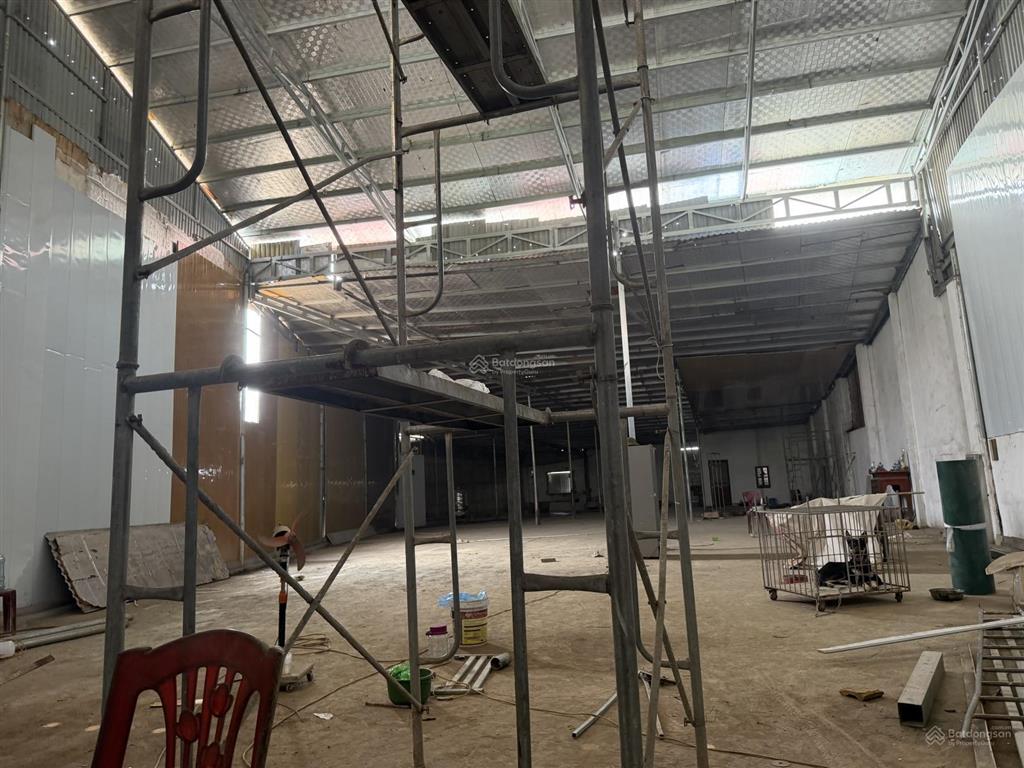Kho xưởng km13 đường đại lộ thăng long, an khánh, dt 700m, xe công đỗ cửa 24/24, điện 3 pha, 30tr
