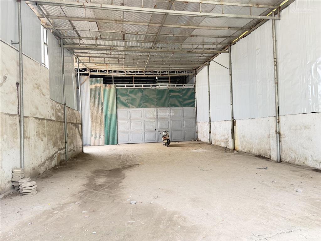 Kho xưởng km13 đường đại lộ thăng long, an khánh, dt 700m, xe công đỗ cửa 24/24, điện 3 pha, 30tr