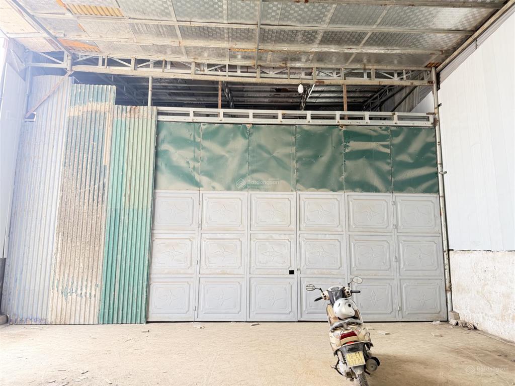 Kho xưởng km13 đường đại lộ thăng long, an khánh, dt 700m, xe công đỗ cửa 24/24, điện 3 pha, 30tr