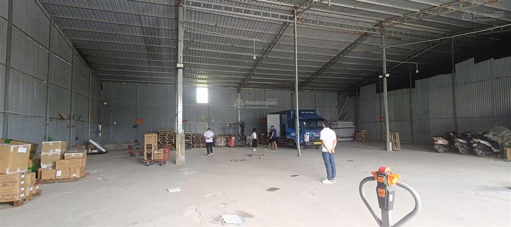 Cho thuê kho đường thụy phương, bắc từ liêm, dt 600m2, điện 3fa, xuất vat, xe công, bảo vệ. 75k/m2