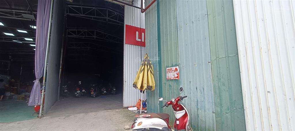 Cho thuê kho xưởng đường phú diễn, chân cầu diễn, dt 906m2, điện 3 pha, xe công, xuất vat, bảo vệ