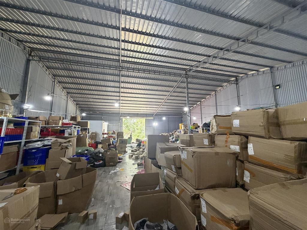 Cho thuê kho đường thụy phương, bắc từ liêm, dt 450m2, điện 3fa, xuất vat, xe công, bảo vệ. 75k/m2