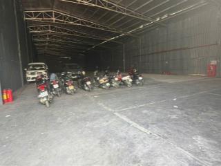 Cho thuê kho xưởng ngay chân cầu diễn, dt 906m2, điện 3 pha, xe công, xuất vat, bảo vệ, 105k/m