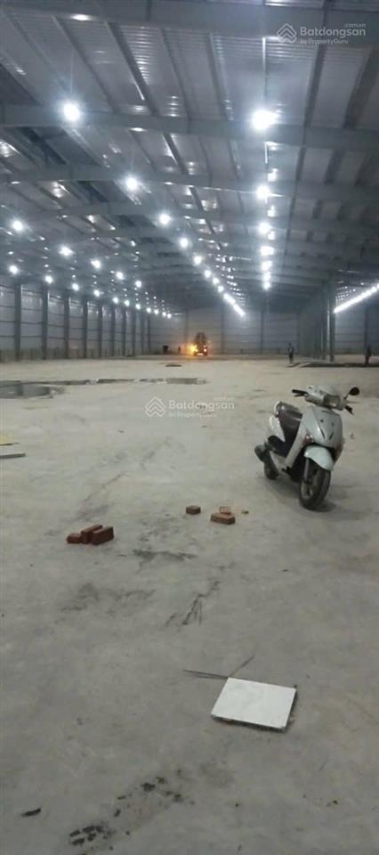 Cho thuê kho xưởng kcn quang minh, dt 3240m2, pccc, xe công, xuất vat, bảo vệ, 132k/m2 (có tách lẻ)