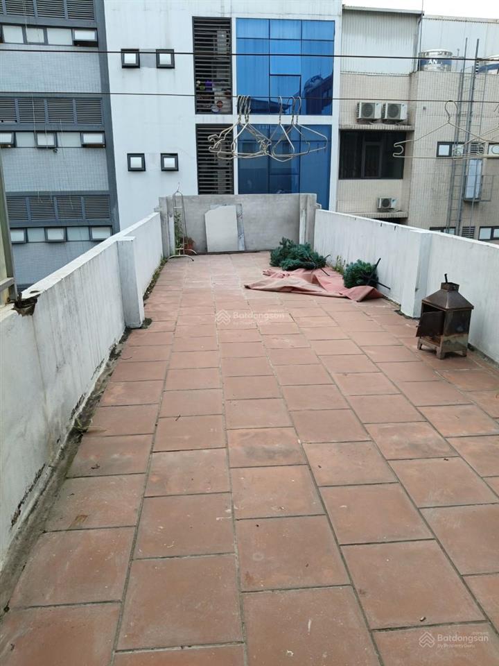 Cho thuê nhà đẹp, thang máy, 5 tầng, dt 60m2 xe ô tô đỗ cửa đường lê đức thọ, ngay svđ mỹ đình 29tr