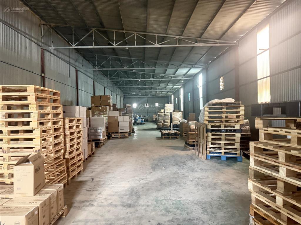 Cho thuê kho xưởng dt 550m2 ngay ngã tư trạm trôi, ql32, điện 3 pha, xuất vat, xe công, bảo vệ 95k