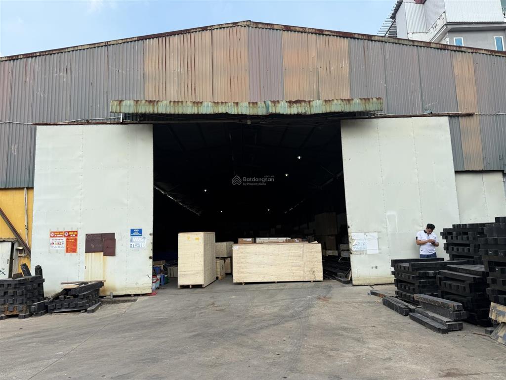Cho thuê kho xưởng dt 550m2 ngay ngã tư trạm trôi, ql32, điện 3 pha, xuất vat, xe công, bảo vệ 95k