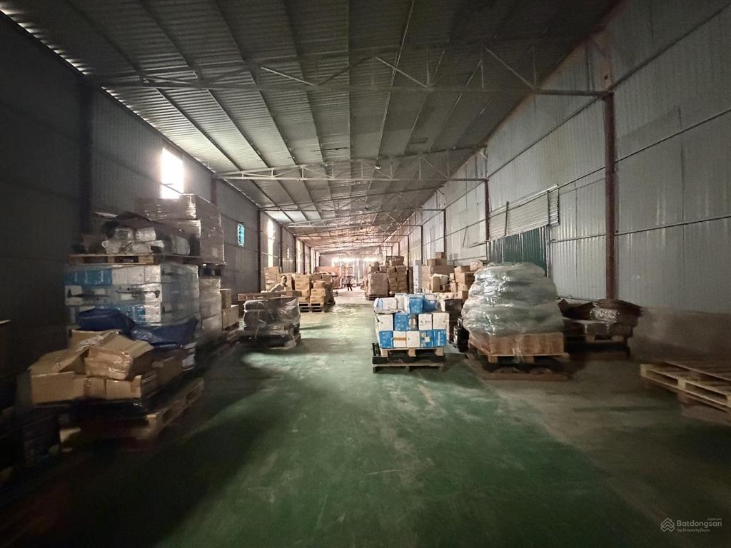 Cho thuê kho xưởng dt 550m2 ngay ngã tư trạm trôi, ql32, điện 3 pha, xuất vat, xe công, bảo vệ 95k