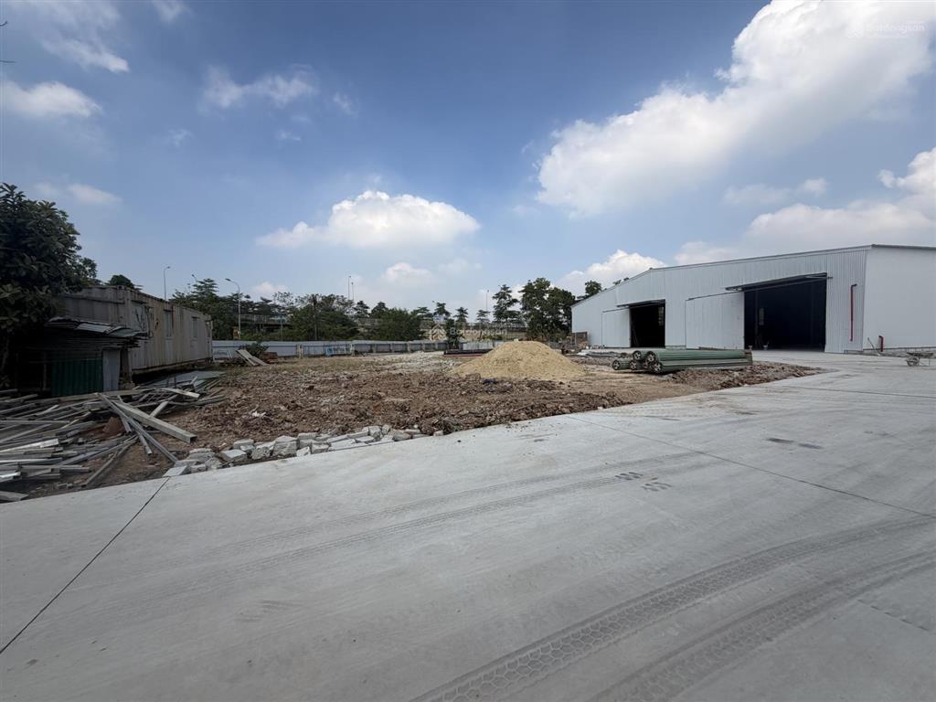 Cho thuê mb 1300m2 ccn yên sơnquốc oai, xe công, điện 3fa, xuất vat, pccc, bảo vệ, 45k/m, tách lẻ