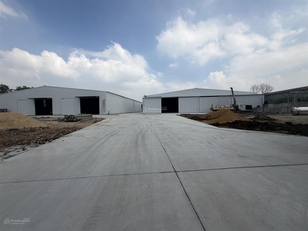 Cho thuê mb 1300m2 ccn yên sơnquốc oai, xe công, điện 3fa, xuất vat, pccc, bảo vệ, 45k/m, tách lẻ