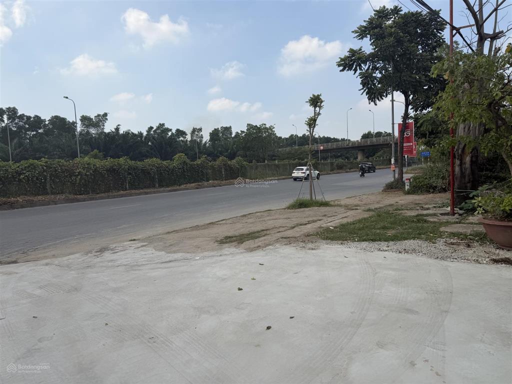 Cho thuê mb 1300m2 ccn yên sơnquốc oai, xe công, điện 3fa, xuất vat, pccc, bảo vệ, 45k/m, tách lẻ