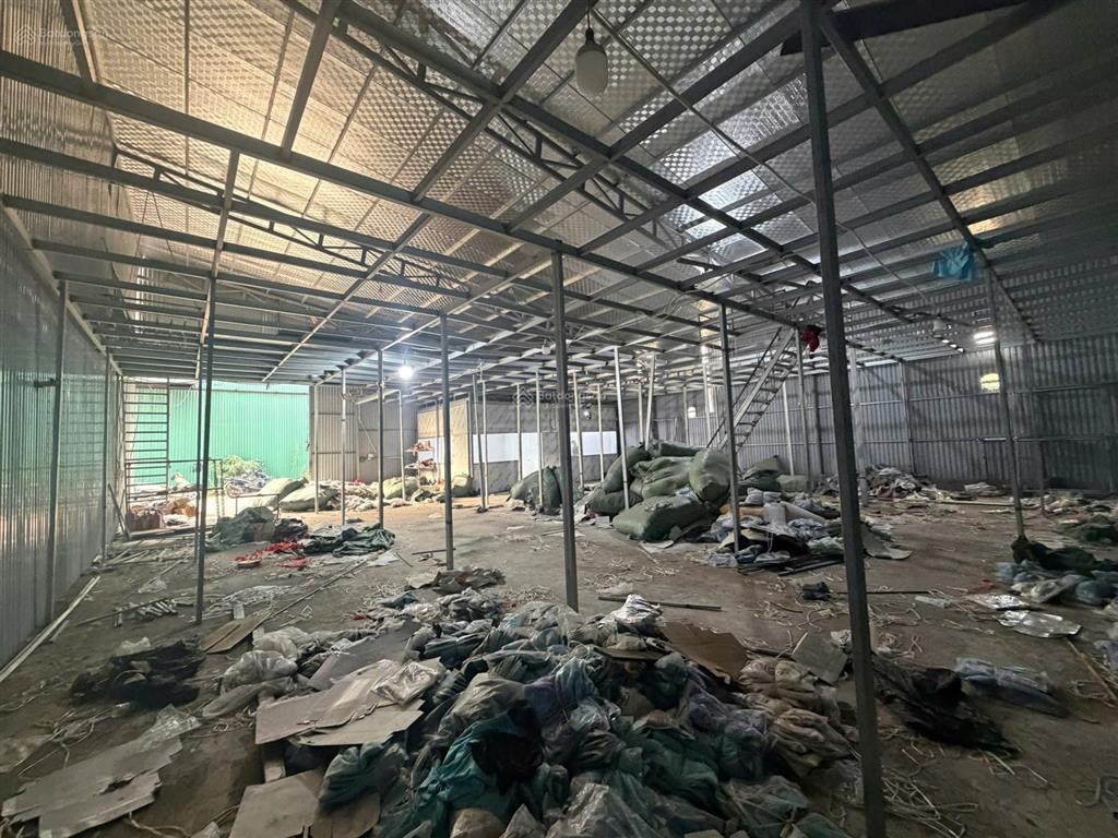 Cho thuê kho 280m2 đường phan bá vành, phú diễn, điện 3 pha, xe 10 tấn đỗ cửa, bảo vệ, 80k/m